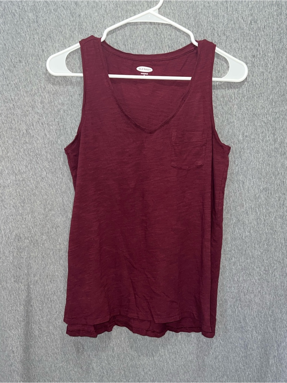Old Navy Women's Sleeveless V-Neck Pocket Tank Top - Maroon
